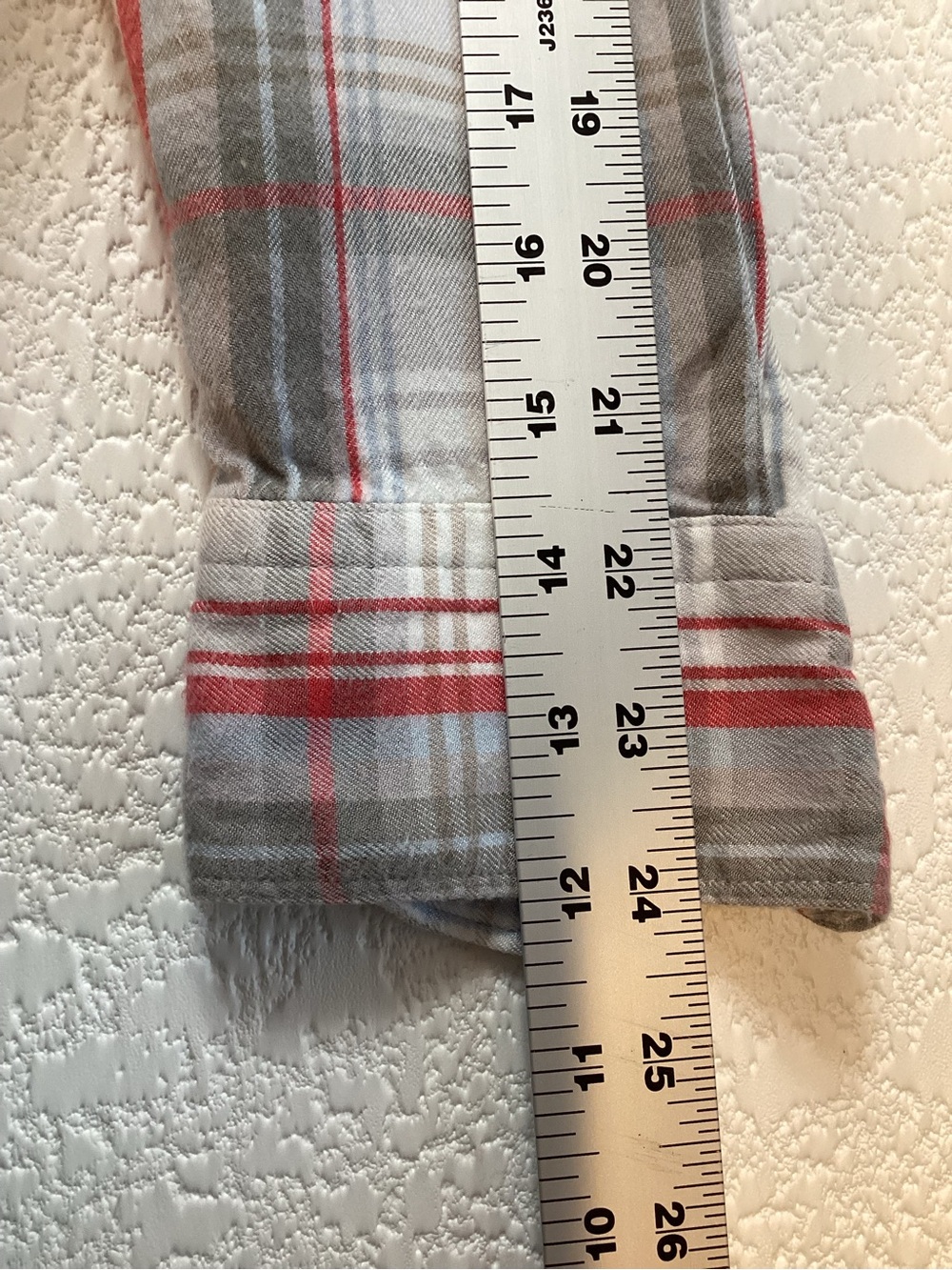 Levi’s Boyfriend Fit Plaid Button Down Shirt Medium Red Gray White Cotton - Picture 8 of 16